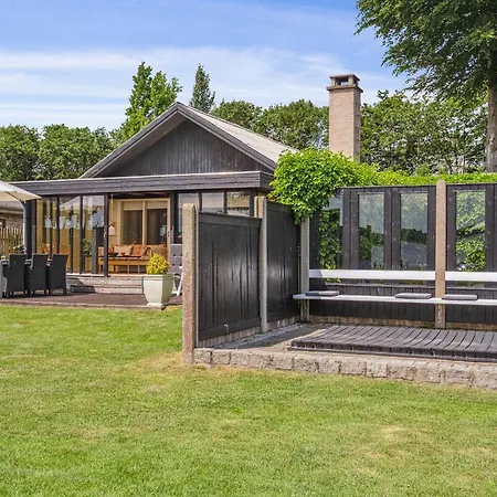 Amazing In With View *