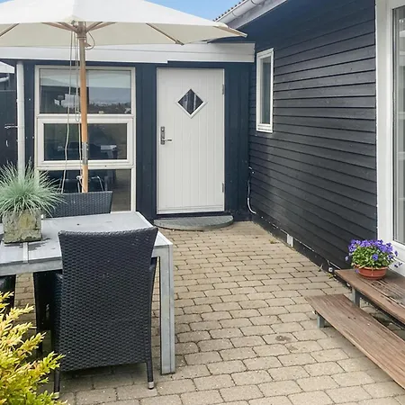 Amazing In With View *